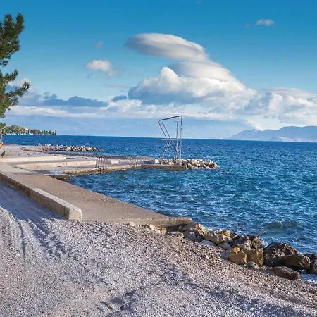 Διαμέρισμα 1 Bedroom Lovely In *