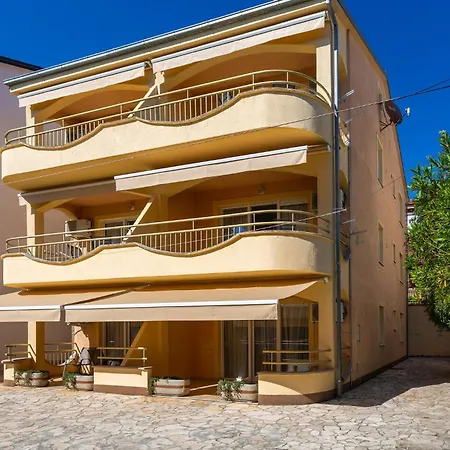 Διαμέρισμα 1 Bedroom Lovely In *
