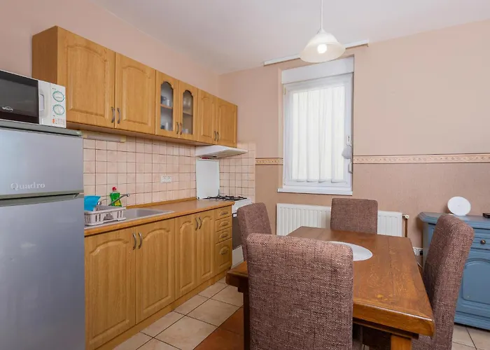 Stunning In With Wifi Apartment *